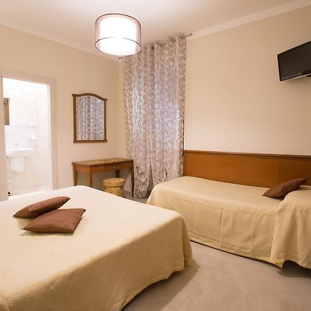 La Magione Hotel เซอราวาเลพิสโตเยเซ ภายนอก รูปภาพ