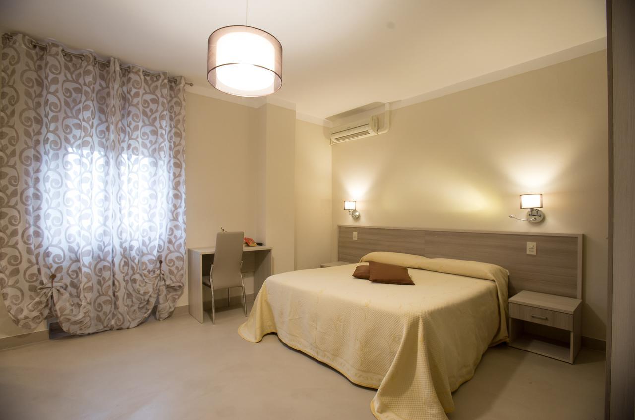 La Magione Hotel เซอราวาเลพิสโตเยเซ ภายนอก รูปภาพ
