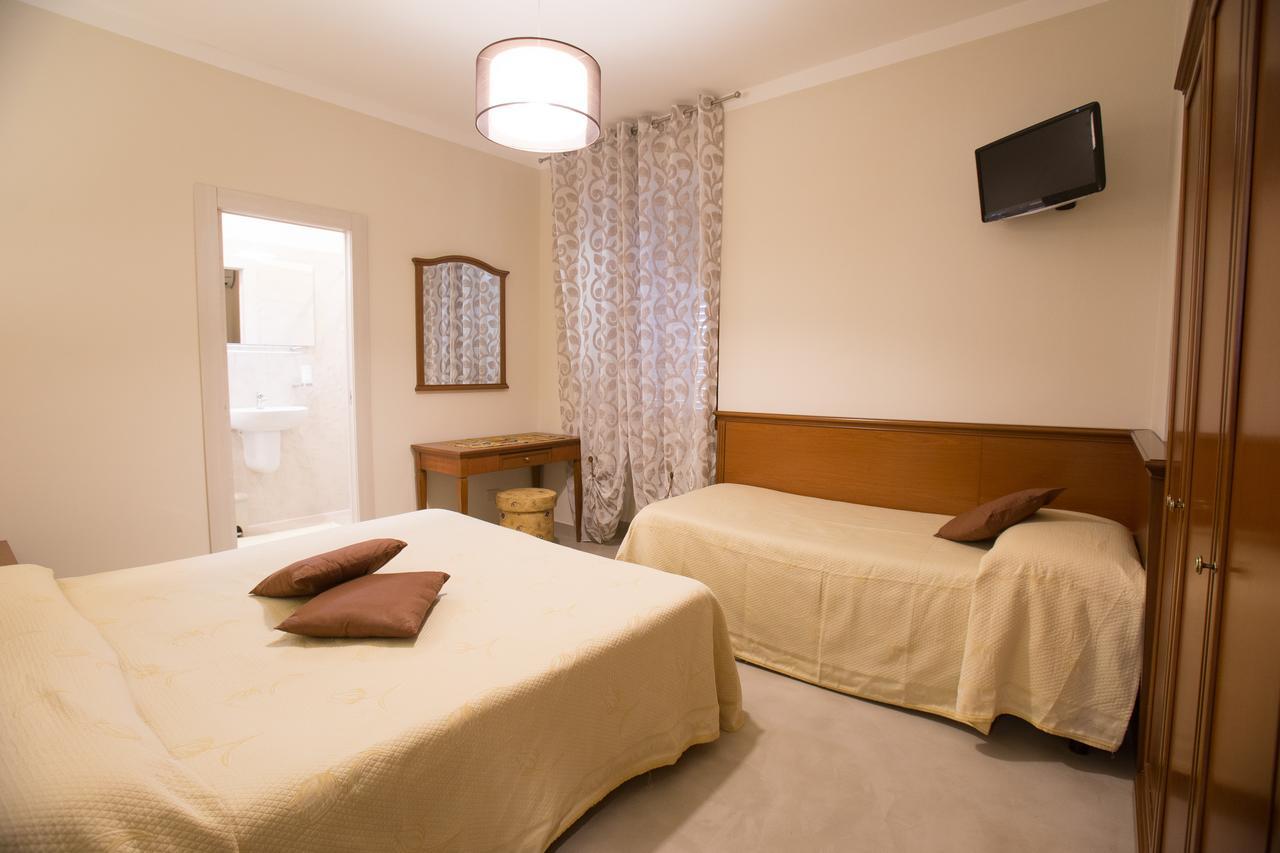La Magione Hotel เซอราวาเลพิสโตเยเซ ภายนอก รูปภาพ