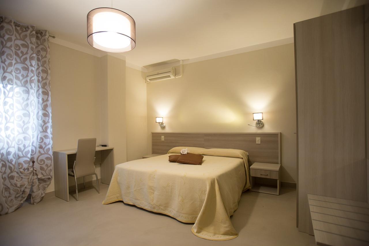 La Magione Hotel เซอราวาเลพิสโตเยเซ ภายนอก รูปภาพ