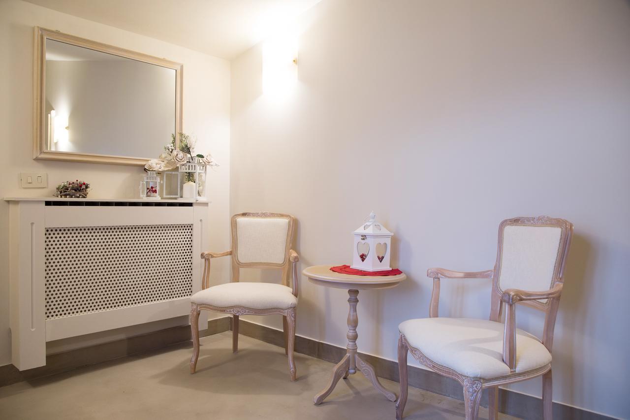 La Magione Hotel เซอราวาเลพิสโตเยเซ ภายนอก รูปภาพ