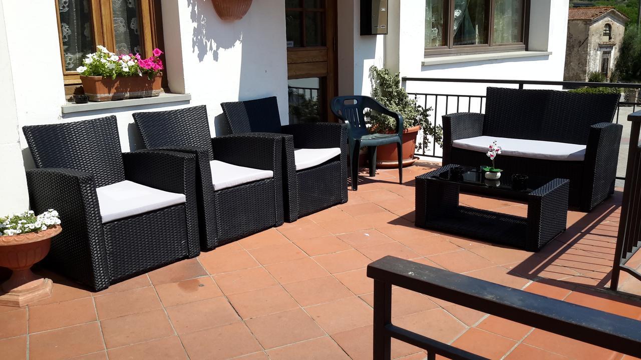 La Magione Hotel เซอราวาเลพิสโตเยเซ ภายนอก รูปภาพ