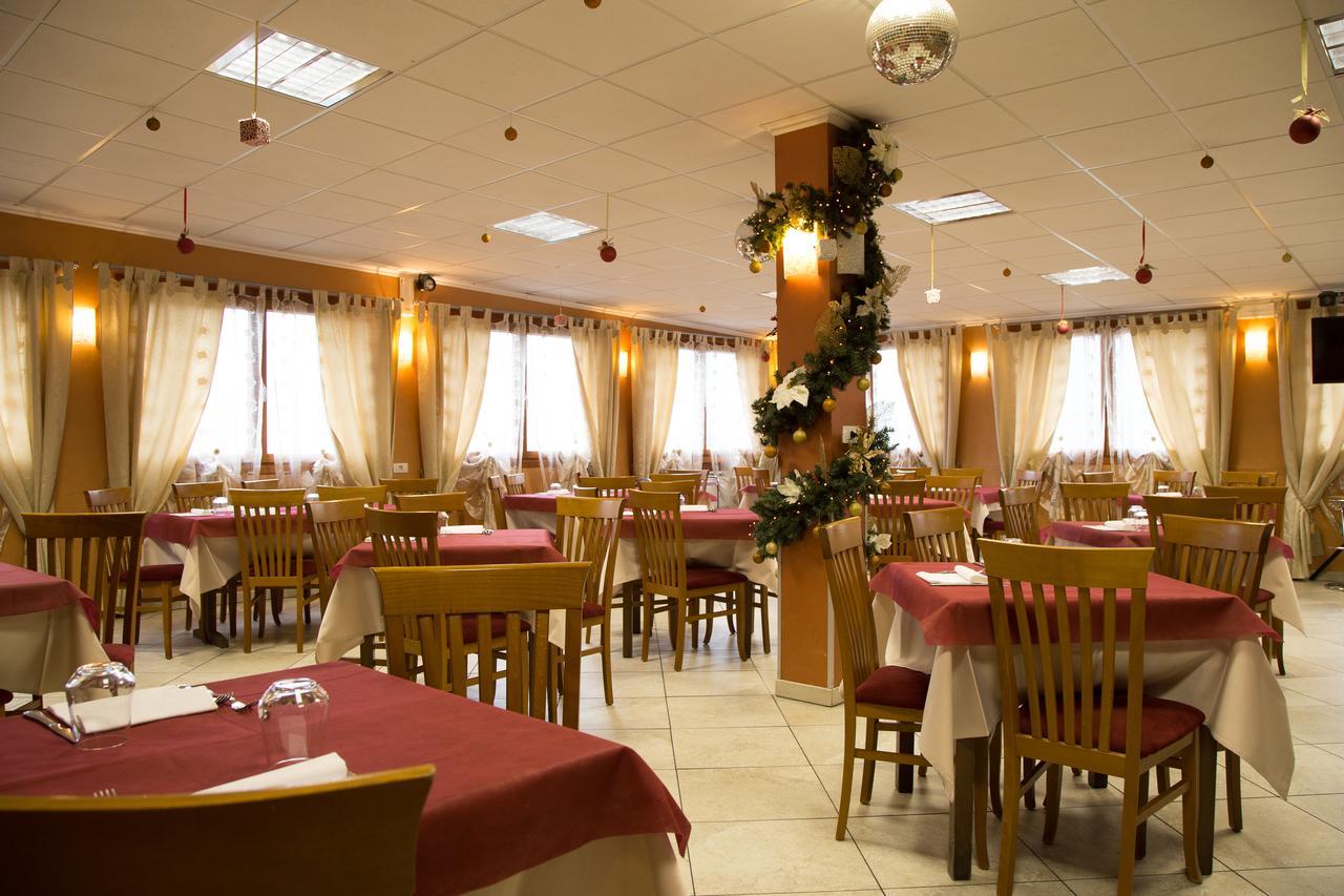 La Magione Hotel เซอราวาเลพิสโตเยเซ ภายนอก รูปภาพ