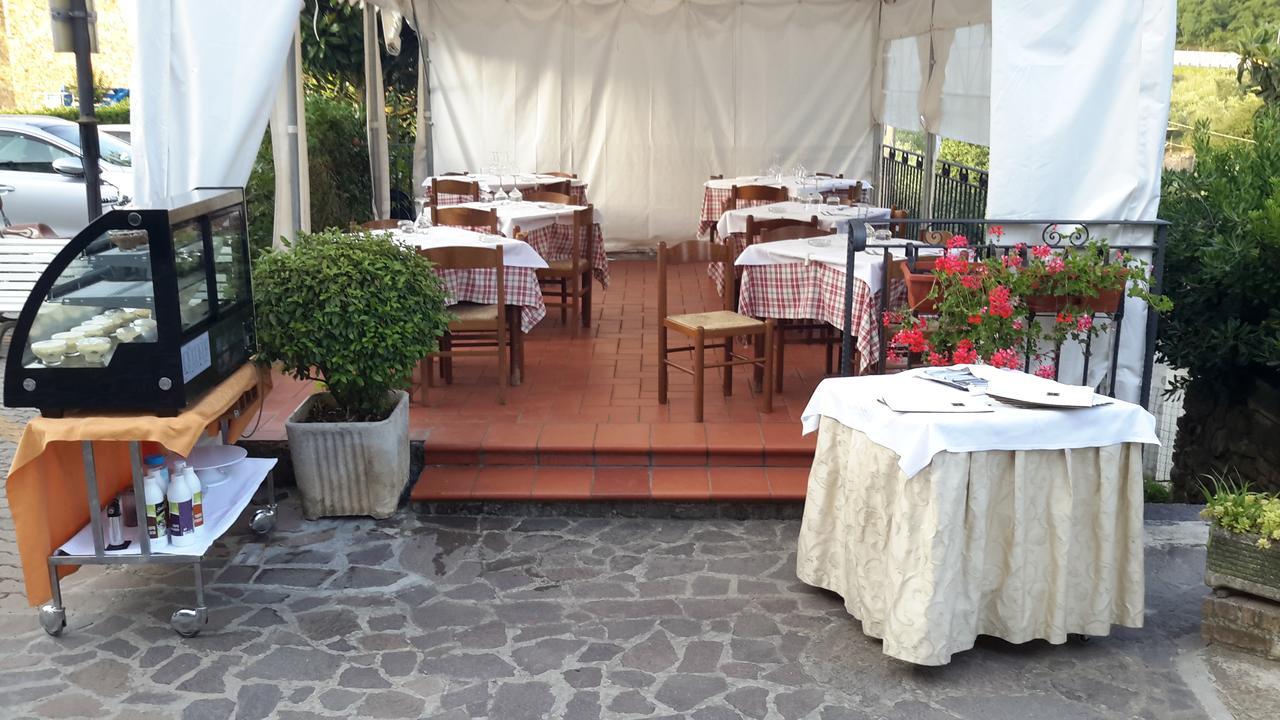 La Magione Hotel เซอราวาเลพิสโตเยเซ ภายนอก รูปภาพ