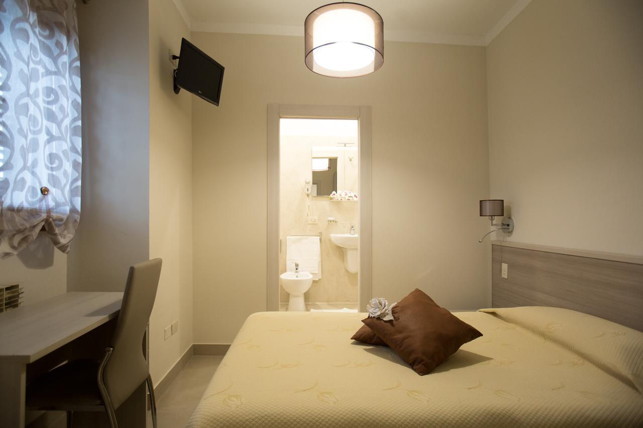La Magione Hotel เซอราวาเลพิสโตเยเซ ภายนอก รูปภาพ