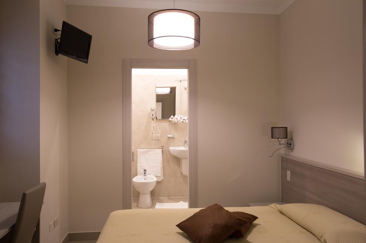La Magione Hotel เซอราวาเลพิสโตเยเซ ภายนอก รูปภาพ